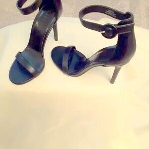 FOREVER 21 women's ankle strap heels 4 1/2 "   size 7  black